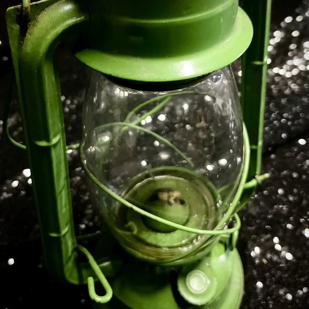 Antique Green Metaloglobus No. 107 kerosene oil lamp